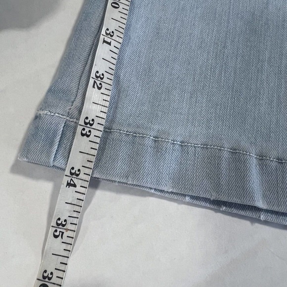 Spanx Sz MP but more like a SP or XS Petite Flare Pull On Jeans Light Wash - Picture 10 of 12